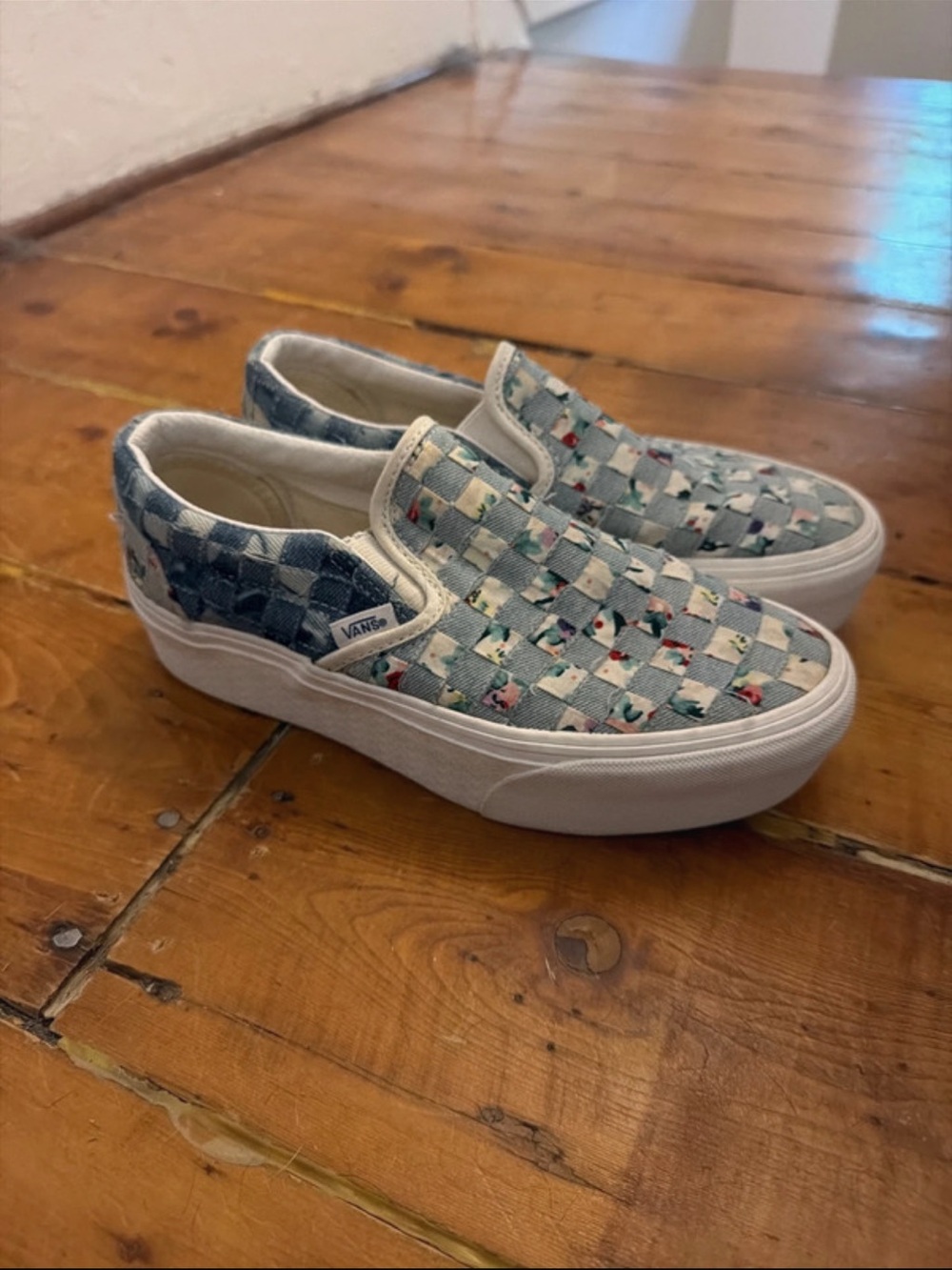 Vans womens Slip-On Checkerboard Floral Blue Canvas Shoes
